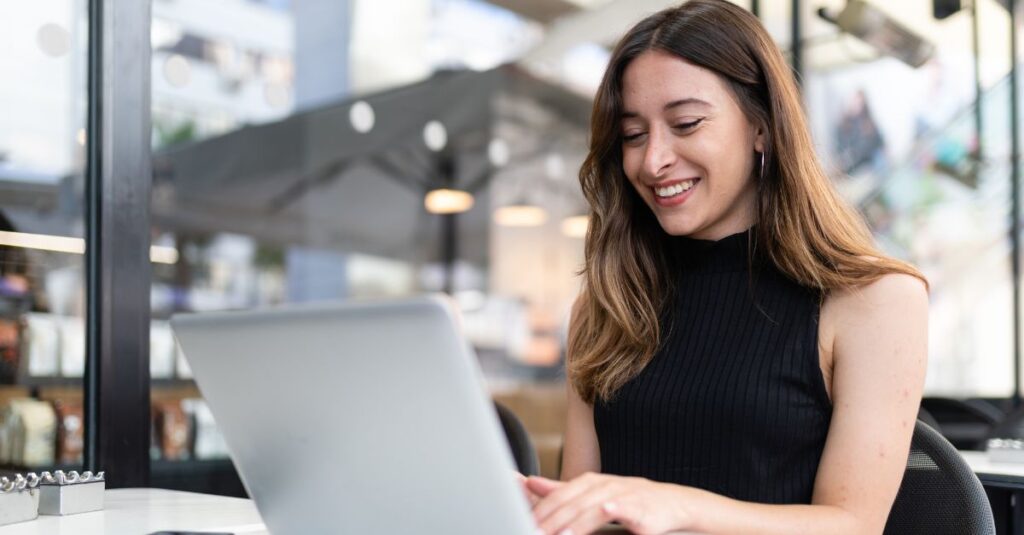 Someone using Addison Group's tips to create a dynamic LinkedIn profile